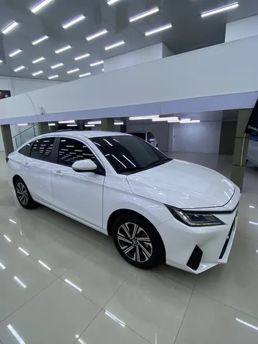 Toyota Yaris E 2023