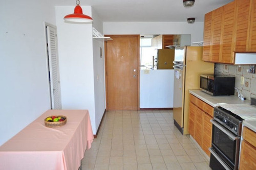 Venta De Apartamento De 2 Dormitorios En Roosevelt