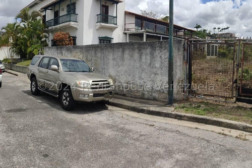 Terreno En Venta En Colinas De Bello Monte, Calle Ciega.