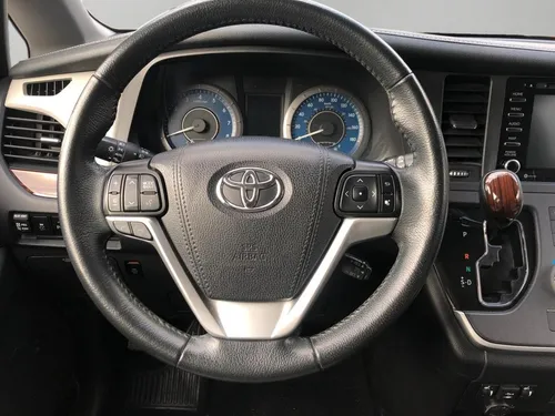 Toyota Sienna 3.5 Limited At