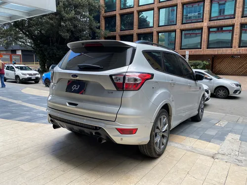 Ford Escape St Line