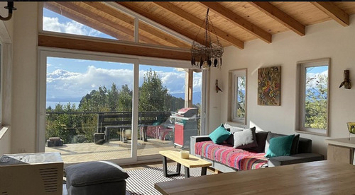 Casa En Venta De 2 Dorm. En Pucón