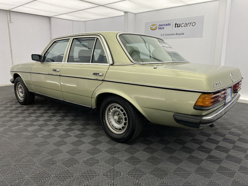 Mercedes Benz 230 E