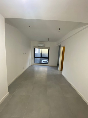Imagen 2 de 14 de Oficina En Venta En Banfield, Lomas De Zamora, G.b.a. Zona Sur