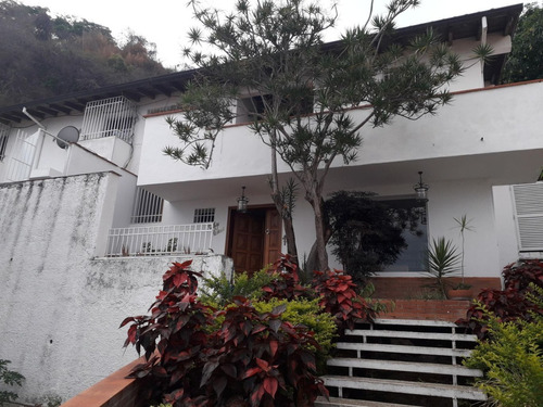 Excelente Y Amplia Casa En Venta Prados Del Este Caracas 21-11895