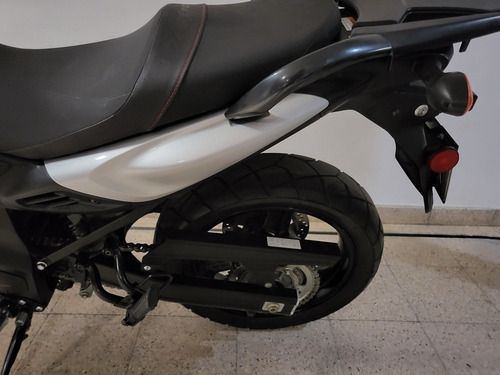 Imagen 11 de 20 de V-strom 650 V -strom U$s 14.500.- Recibo Inferior- Tuamoto