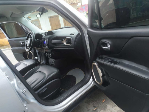 Imagem 11 de 12 de Jeep Renegade 2017 1.8 Sport Flex 5p