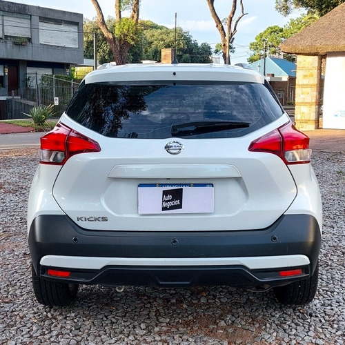 Imagen 21 de 25 de Nissan Kicks Exclusive 1.6 At 2019