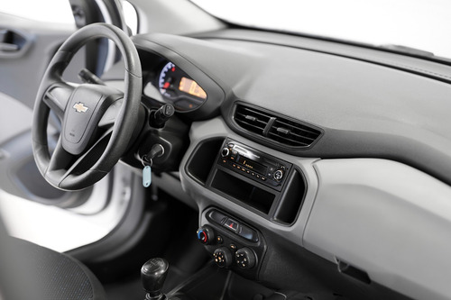 Imagen 13 de 14 de Chevrolet Onix 1.4 Ls Joy+ 2017