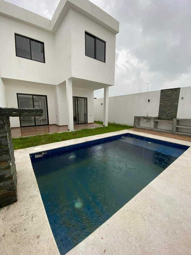 Casa Con Alberca, Frac. Lomas Del Mediterráneo, Riviera Veracruzana