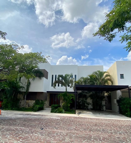 Residencia En Renta En La Mejor Privada De Altabrisa