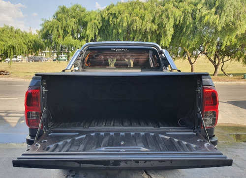 Toyota Hilux 2.8 Cd Sr 177cv 4x4 2016
