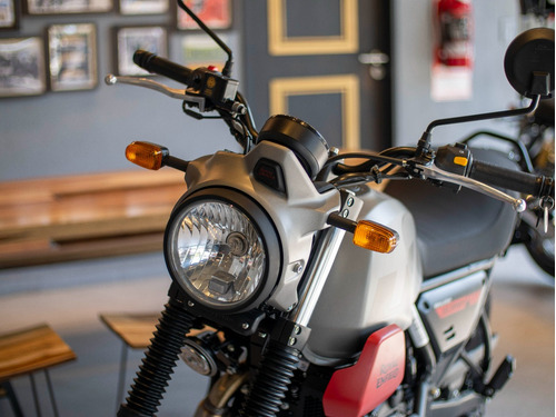 Imagen 10 de 25 de Royal Enfield Scram 411 Graphite Red Himalayan Entrega Ya