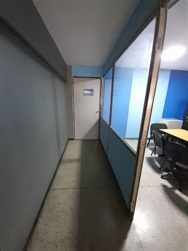 Imagen 10 de 30 de Fg Fondo De Comercio. Special Tires Center C.a.