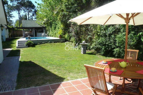 Casa En Venta 4 Dormitorios En San Rafael- Ref: 5217
