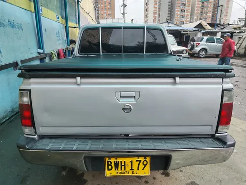Nissan Frontier 2.4 Std D22 4x2