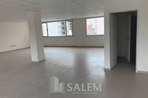 Imagen 2 de 8 de Oficina En Alquiler Ubicado En Área Centro Este