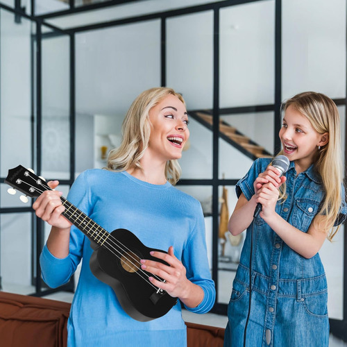 Ukelele Soprano Acústico Generic 21 Con Accesorios