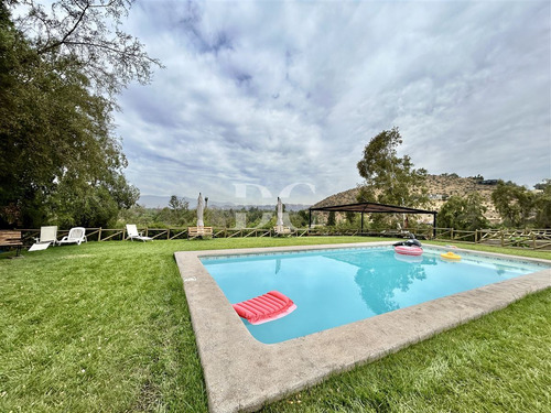 Casa En Venta De 2 Dorm. En Colina