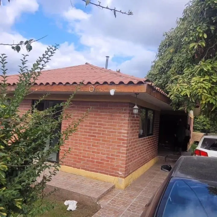 Imagen 1 de 17 de Casa En Arriendo De 4 Dorm. En La Cruz