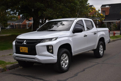   Mitsubishi   L200    Glx Mt 2.4