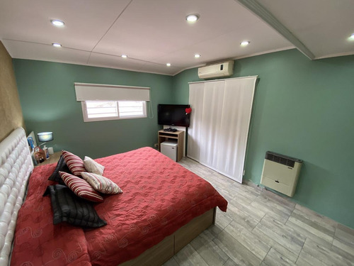 Imagen 22 de 30 de Casa En Venta - 5 Amb. - Ramos Mejia Sur -