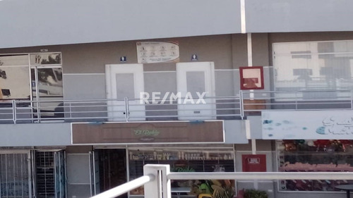 Imagen 5 de 6 de Tibisay Rojas Alquila Local En El Cc Paseo Paraparal. Tel. 0414 4173701 Cod. 175572