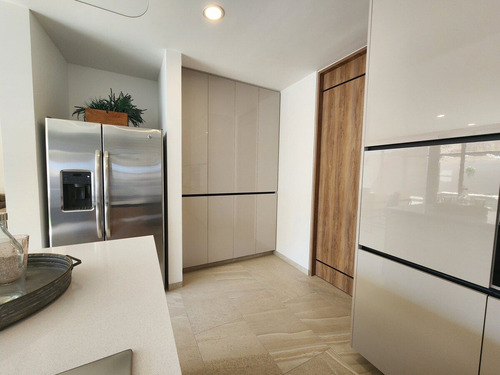 Hermosa Casa En Zibata, Master Suite, C.222 M2 Materiales Premium !
