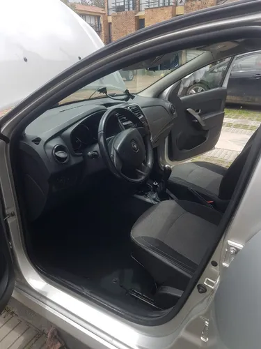 Renault Logan 1.6 Privilege / Intens