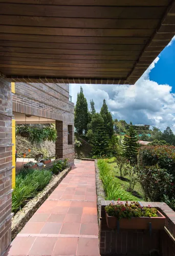 Casa En Venta En Loma Del Escobero. Cod V1148