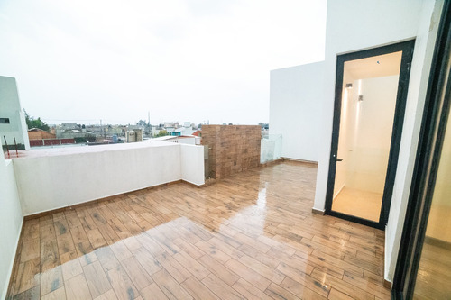 Venta De Casa En Privada Villa Esmeralda