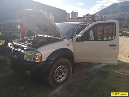 Nissan Frontier Np300 2500 Cc Mt 4x4 Td Estaca