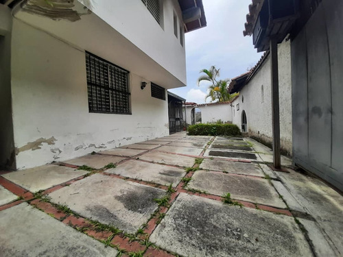 Imagen 21 de 22 de Se Vende Casa 525m2 4h+s/5b/3p Colinas De Santa Monica 5419