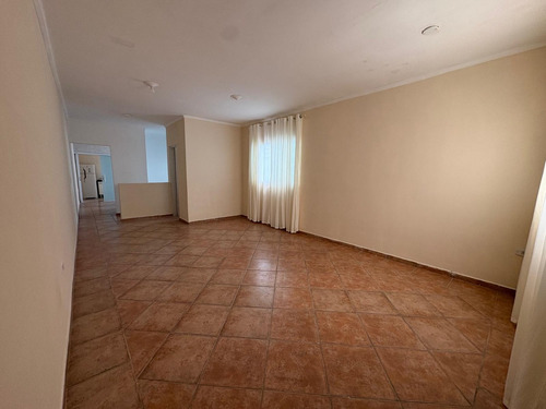 Localização Privilegiada! Próximo Ao Que Você Precisa!