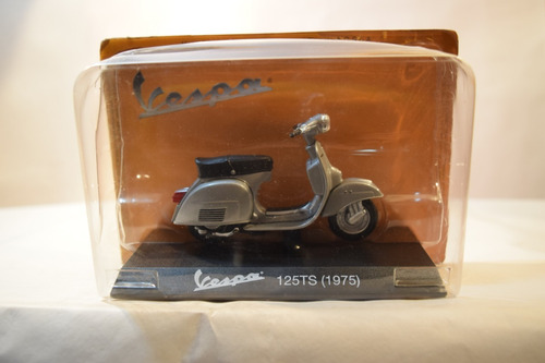 Vespa 125ts 1975 Gris Ixo 1/18 C/caja