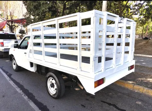 Nissan NP300 2.4 Estacas Dh Mt