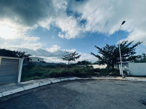 Imagen 4 de 10 de Amplio Terreno En Privada Residencial Al Norte De Mérida. Construye Ahora.