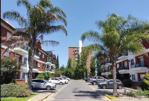 Departamento 3 Amb C/cochera Y Piscina En B. Cerrado