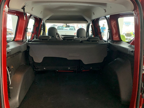 Imagen 4 de 15 de Renault Kangoo Stepway Fisica 1.6 Sce Jg