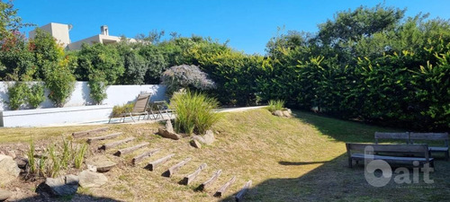 Imagen 13 de 26 de Venta Casa 3 Dormitorios Con Dependencia De Servicio, Moderna, Con Pileta, En La Rufina.
