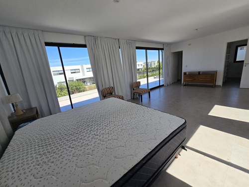 Alquiler Y Venta Casa Puertos Del Lago Con Pileta