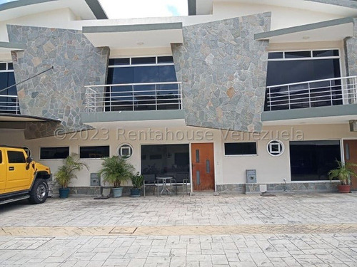 Juan Carlos González. Renta House Carabobo Vende Hermoso Townhouse Urb. Manantial Naguanagua Mls #23-30388 Rah/jcg.