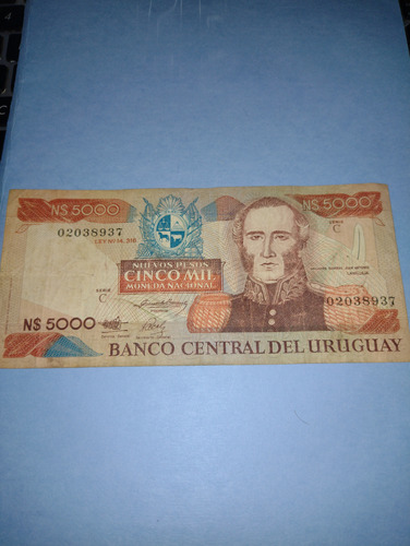 Uruguay  Billete  De  5000  Pesos  De 1983  Usado+++++