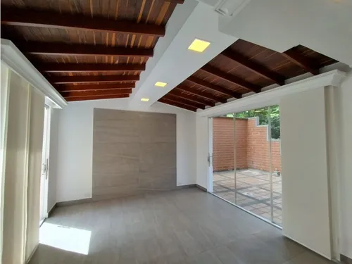 Apartamento Reformado En Los Parra - El Poblado