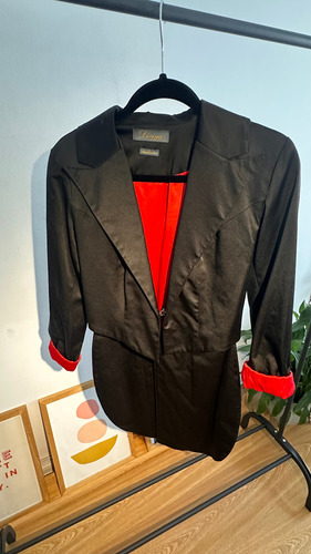 Blazer Divina Bolivia Negro M (Usado)