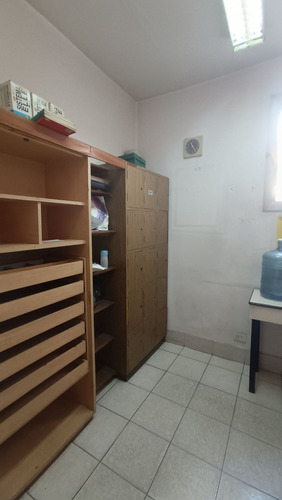 Unico 1er. Piso 8 Amb. Excelente Ubic. S/rivadavia