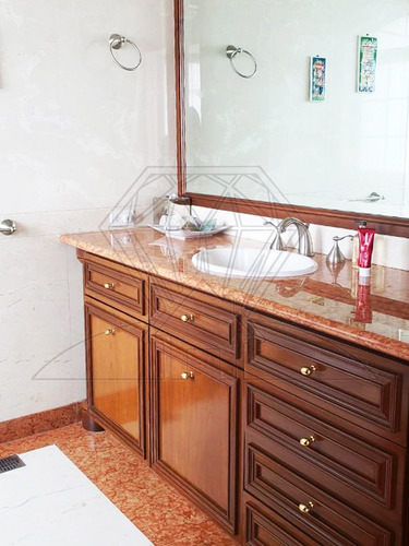 Casa De Lujo En Conjunto A La Venta La Toscana, Bosques De Las Lomas (v)
