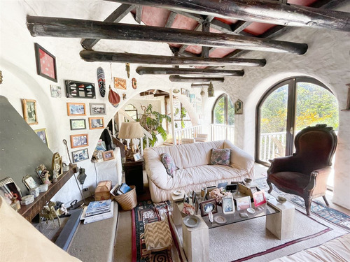 Casa En Venta De 4 Dorm. En Lo Barnechea