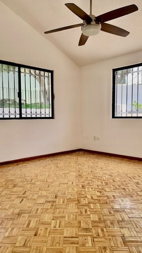 Casa Dalia , Colinas Del Parque(en Esta Casa, Solo Faltas Tu!!)