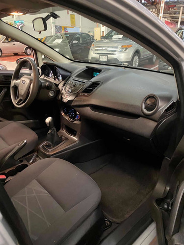 Imagen 6 de 11 de Ford Fiesta 1.6 S Sedan Std 5 Vel Ac 2015